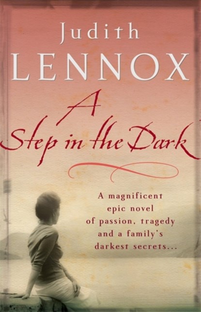 A Step In The Dark, Judith Lennox - Paperback - 9780755331321