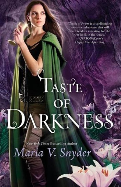 Taste of Darkness, Maria V. Snyder - Paperback - 9780778315858