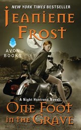 One Foot in the Grave - Jeaniene Frost - 9780061736490