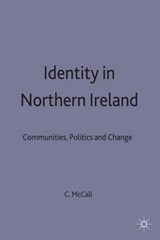 Identity in Northern Ireland - MCCALL,  C. - 9780333740187