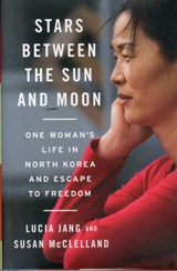 Stars Between the Sun and Moon - Lucia Jang ; Susan McClelland - 9780393249224