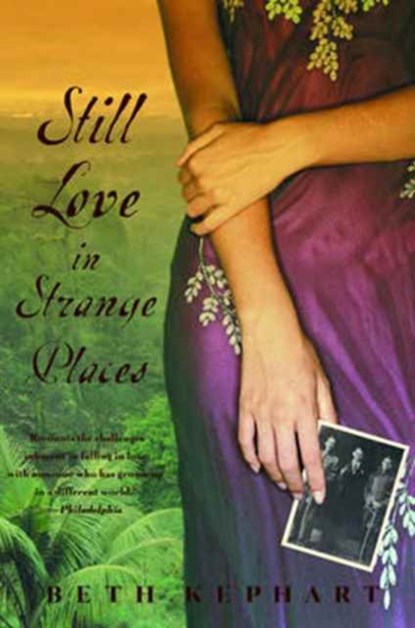 Still Love in Strange Places, Beth Kephart - Paperback - 9780393324471