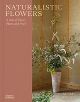 Naturalistic Flowers - AESME Studio - 9780500027622