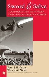 Sword & Salve - Peter J. Hoffman ; Thomas G. Weiss - 9780742539785