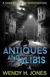Antiques and Alibis - JONES,  Wendy H - 9780995645745