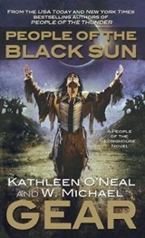 People of the Black Sun - GEAR,  W. Michael ; Gear, Kathleen O'Neal - 9781250208989