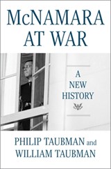 McNamara at War - William (Amherst College) Taubman ; Philip Taubman - 9781324007166