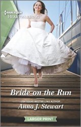 Bride on the Run: A Clean Romance - STEWART,  Anna J. - 9781335179708