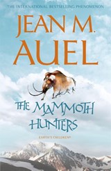 The Mammoth Hunters - Jean M. Auel - 9781444704358