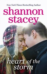 Heart of the Storm - Shannon Stacey - 9781460380505