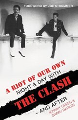 A Riot of Our Own - Johnny Green ; Garry Barker - 9781474611190