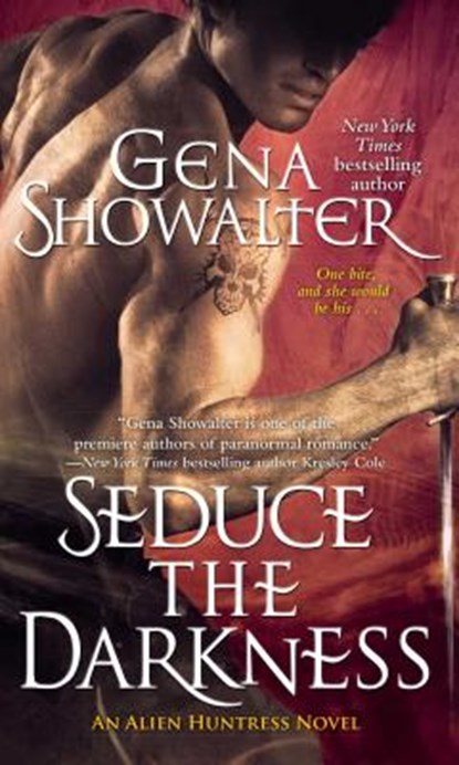 Seduce the Darkness, Gena Showalter - Paperback - 9781501127915