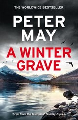 A Winter Grave - Peter May - 9781529428520