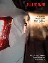 Pulled Over - Shea Riggsbee Denning ; Jeffrey B. Welty ; Christopher Tyner - 9781560119005