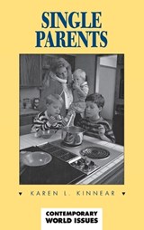 Single Parents - Karen L. Kinnear - 9781576070338