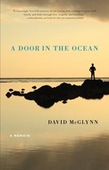 A Door in the Ocean - David McGlynn - 9781619021631