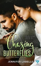 Chasing Butterflies - Jennifer Labelle - 9781640344686