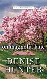 On Magnolia Lane - HUNTER,  Denise - 9781643580548
