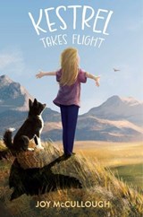 Kestrel Takes Flight - Joy McCullough - 9781665972673