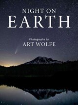 Night on Earth - Art Wolfe - 9781683839255