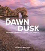 From Dawn to Dusk - Ross Hoddinott ; Mark Bauer - 9781781454947