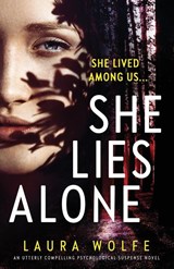 She Lies Alone - Laura Wolfe - 9781800190078