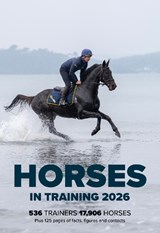 Horses in Training - Graham Dench - 9781836804703