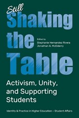 Still Shaking the Table - Stephanie Hernandez (Elon University Rivera ; Jonathan A. (Elon University McElderry - 9781837420728