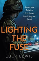 Lighting the Fuse - Lucy Lewis - 9781841883946