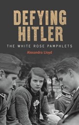 Defying Hitler - Alexandra Lloyd - 9781851245833