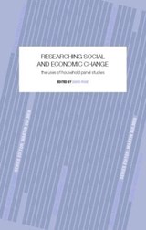 Researching Social and Economic Change - David Rose - 9781857285475