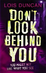 Don't Look Behind You - Lois Duncan - 9781907410611