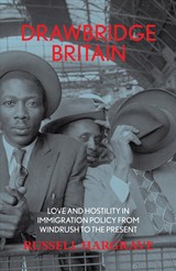 Drawbridge Britain - Russell Hargrave - 9781912477791