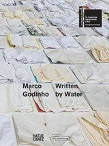 Marco Godinho (Bilingual edition) - LÉA  BISMUTH ; SALLY  BONN ; THIERRY  DAVILA ; PAUL  DI FELICE ; CHRISTOPHE  GALLOIS ; HÉLÈNE  GUENIN ; BÉATRICE  JOSSE ; CASINO LUXEMBOURG – FORUM D’ART CONTEMPORAIN,  Luxe - 9783775748148