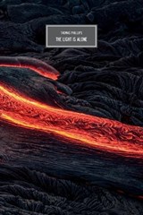 The Light Is Alone - PHILLIPS,  Thomas - 9783945795750