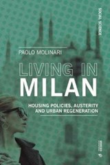 Living in Milan - Paolo Molinari - 9788869772597