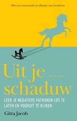 Uit je schaduw - Gitta Jacob - 9789057126109