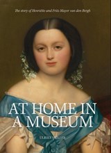 At Home in a Museum - Ulrike Muller - 9789463887717