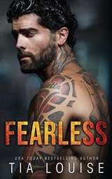 Fearless: A Thrilling, Enemies-to-Lovers Romance - Tia Louise - 9798418893130