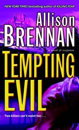 Tempting Evil - Allison Brennan - 9780345507532