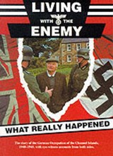 Living with the Enemy - MCLOUGHLIN, Roy - 9780952565901