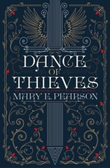 Dance of Thieves - Mary E. Pearson - 9781250159021