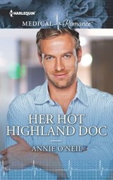 Her Hot Highland Doc - Annie O'Neil - 9781488020353