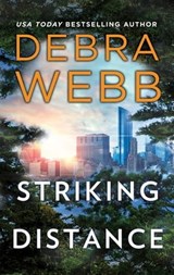 Striking Distance - Debra Webb - 9781488026713