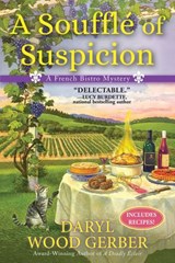 A Souffle of Suspicion - Daryl Wood Gerber - 9781683315872