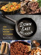 Down East Delicious - Sandra Oliver - 9781684752058