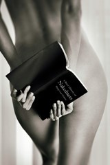 A Brief History of Nakedness - Philip Carr-Gomm - 9781780230221