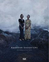 Rwandan Daughters (bilingual edition) - Olaf Heine - 9783775745475