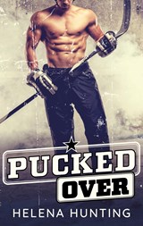 Pucked over - Helena Hunting - 9789021429656