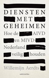 Diensten met geheimen - Willemijn Aerdts - 9789026354120